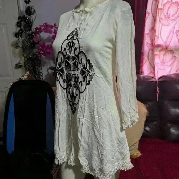 Sold R cinco ranch blouse - Picture 3 of 5